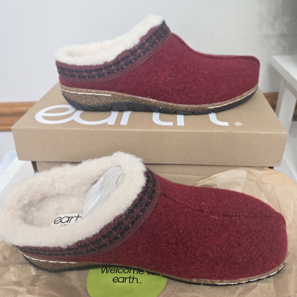 Earth Women's Burgundy Wool Slip-On Clog Slippers with Faux Shearling Size 5 M
